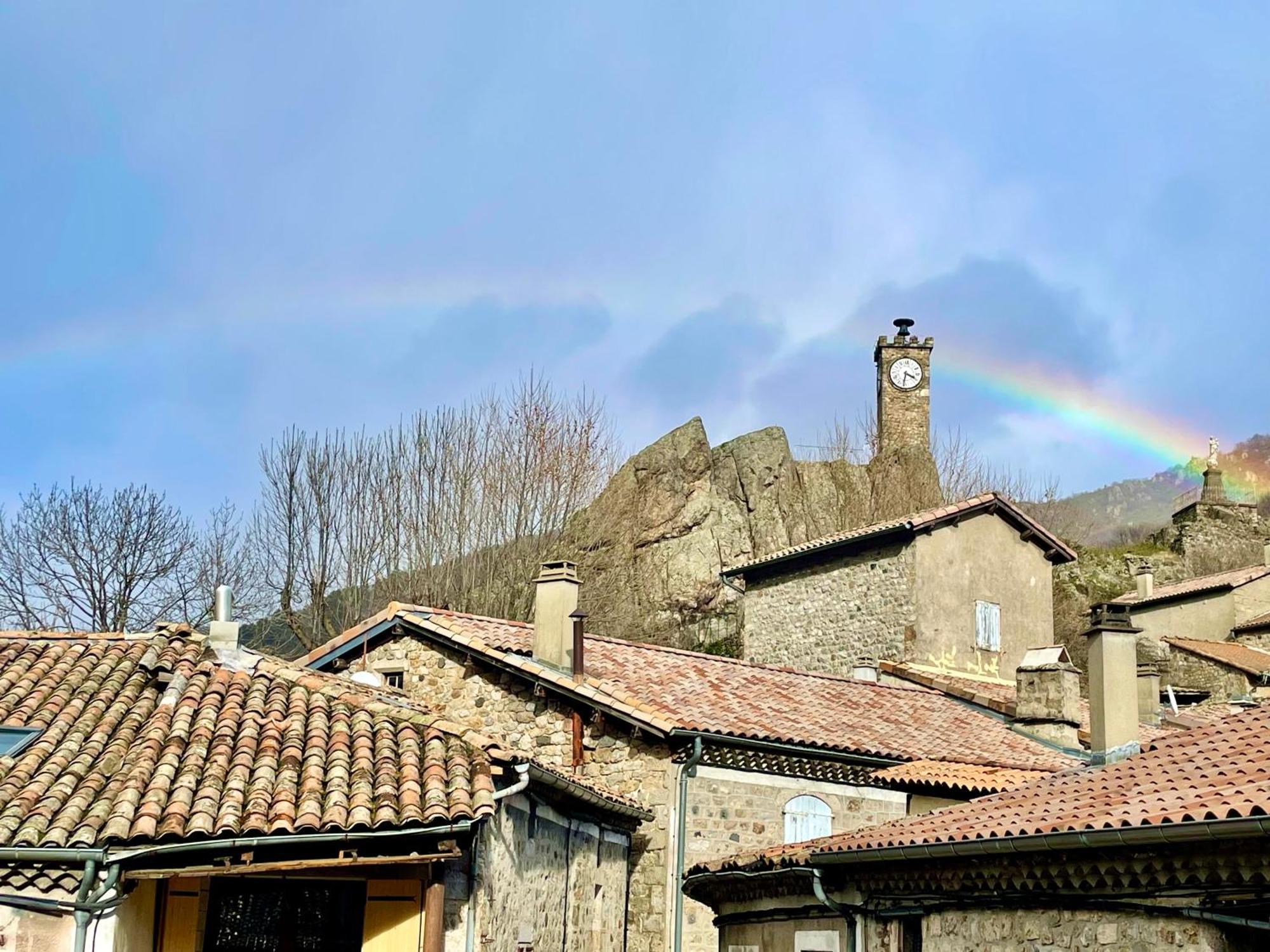 Gite De La Cigale Burzet Exteriör bild